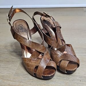 Brown Sandals with Strappy Design and Medium Height Heel